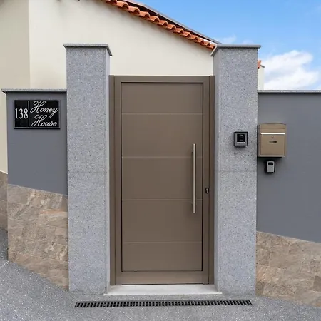 Dream With Ocean View, Air-conditioning, And Parking